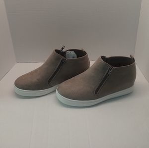 NEW Time and Tru Women's Side-Zip Memory Foam Shoe